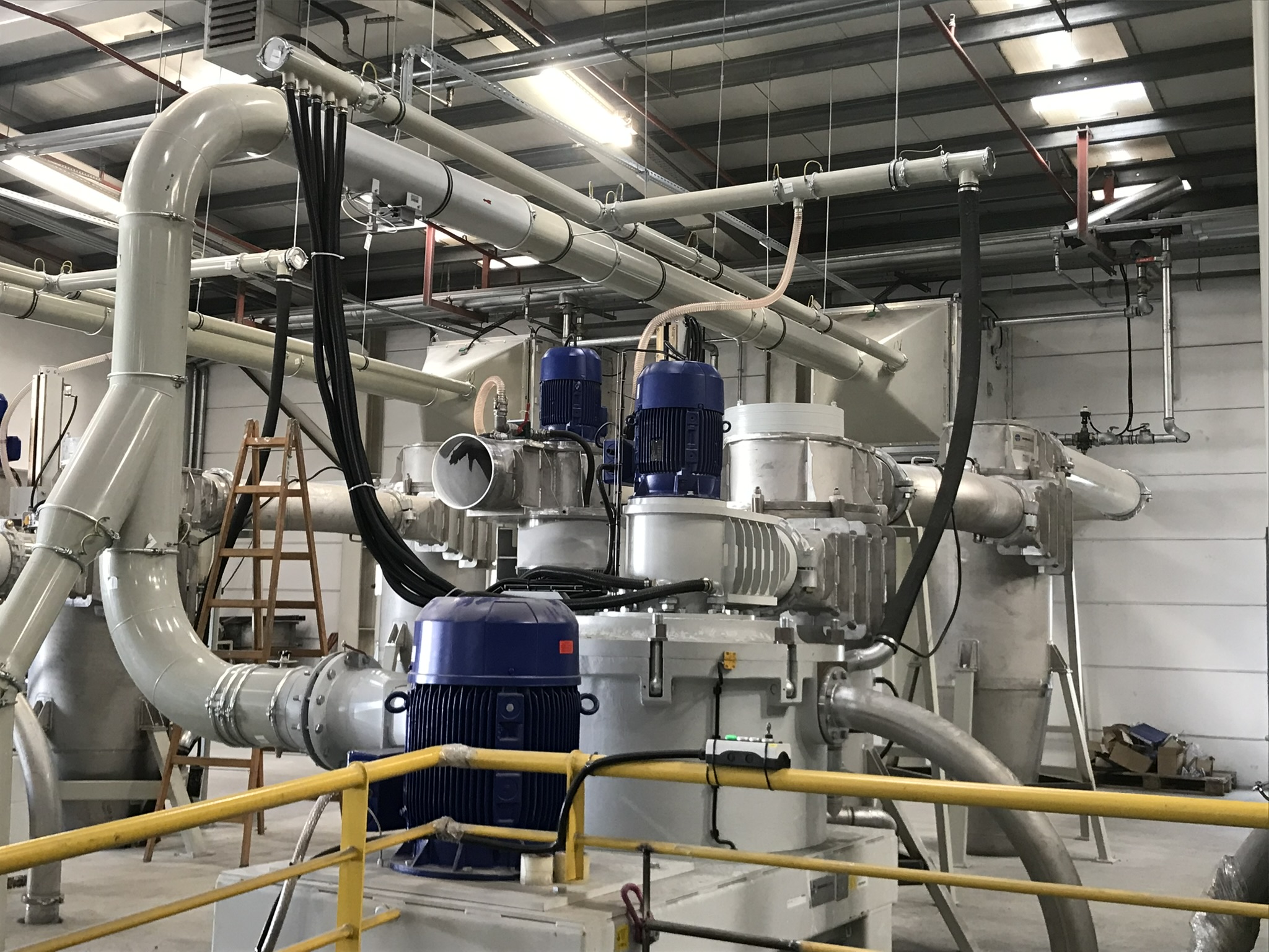 Industrielle Pulvertechnik und Mahlprozessanlage
